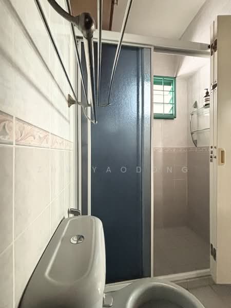 350B Canberra Road HDB Flat For Sale at S$ 690,000 | PropertyGuru Singapore - Bathroom