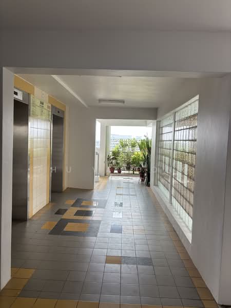 350B Canberra Road HDB Flat For Sale at S$ 690,000 | PropertyGuru Singapore - Corridor