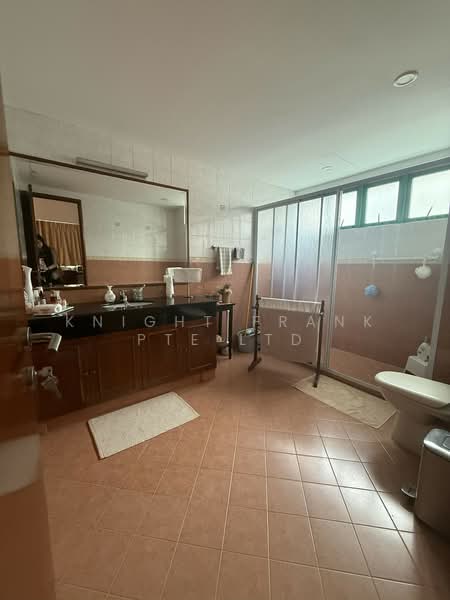 Beechwood Grove, , 6 Bedrooms, 7,500 sqft, Detached House For Sale, by Clarice Lau, 500099777 - Bathroom - PropertyGuru.com.sg