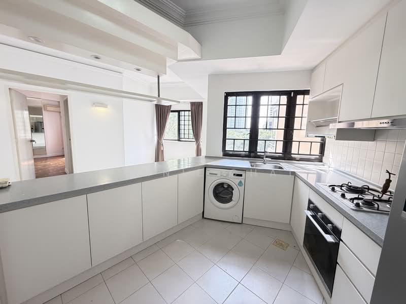 Bayshore Park Condominium For Sale at S$ 1,750,000 | PropertyGuru Singapore - Kitchen