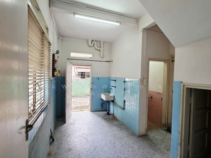 Thomson Park Semi-D - Jalan Belibas / Jalan Sembilang Semi-Detached House For Sale at S$ 6,500,000 | PropertyGuru Singapore - Kitchen