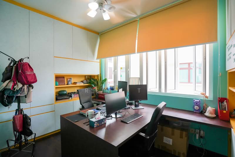 The Riverina Terraced House For Sale at S$ 3,180,000 | PropertyGuru Singapore - Study