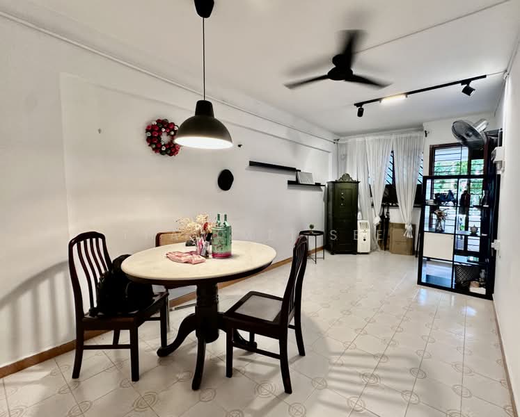 148 Silat Avenue, 148 Silat Avenue, 2 Bedrooms, 721 sqft, HDB Flat For Sale, by Tham Mei See, 500099849 - Living Room - PropertyGuru.com.sg