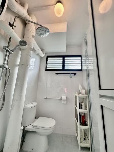 148 Silat Avenue, 148 Silat Avenue, 2 Bedrooms, 721 sqft, HDB Flat For Sale, by Tham Mei See, 500099849 - Bathroom - PropertyGuru.com.sg