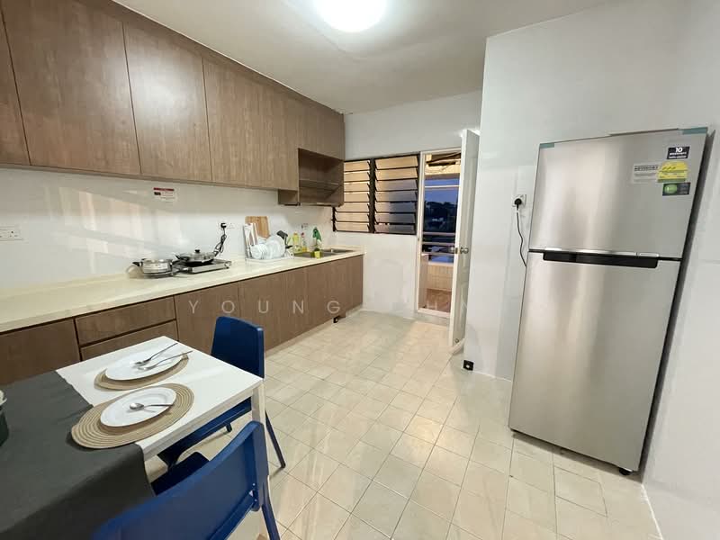 Sixth Avenue Centre, 805 Bukit Timah Road, Room Rental, 200 sqft, Apartment For Rent, by Young Chng, 500099854 - PropertyGuru.com.sg