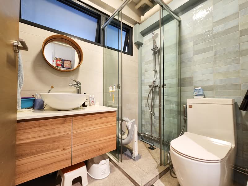 90 Dawson Road HDB Flat For Sale at S$ 1,180,000 | PropertyGuru Singapore - Common Bathroom