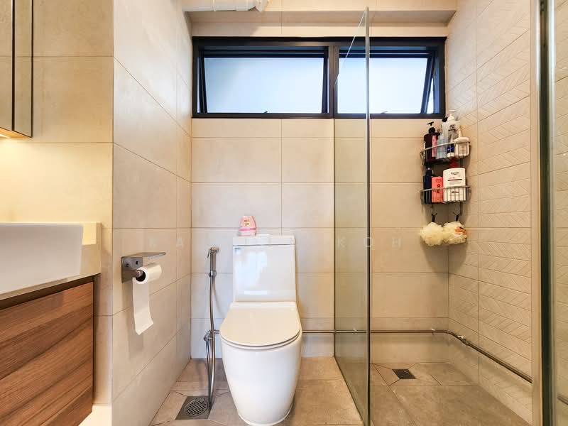90 Dawson Road HDB Flat For Sale at S$ 1,180,000 | PropertyGuru Singapore - Master Bathroom