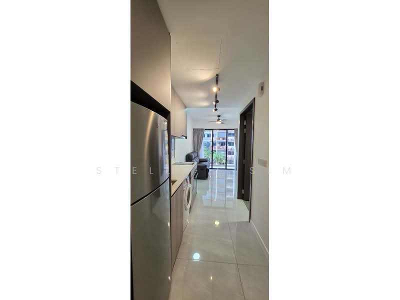 Riverfront Residences Condominium For Sale at S$ 800,000 | PropertyGuru Singapore - Kitchen