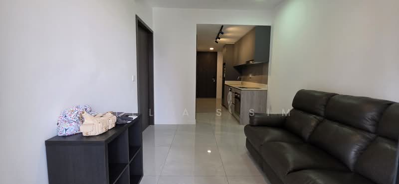 Riverfront Residences Condominium For Sale at S$ 800,000 | PropertyGuru Singapore - Living Room