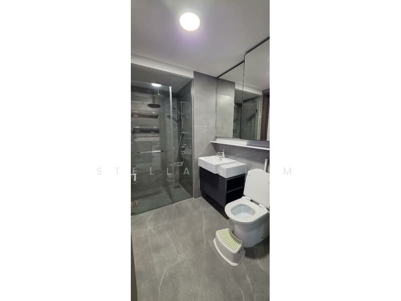 Riverfront Residences Condominium For Sale at S$ 800,000 | PropertyGuru Singapore - Bathroom