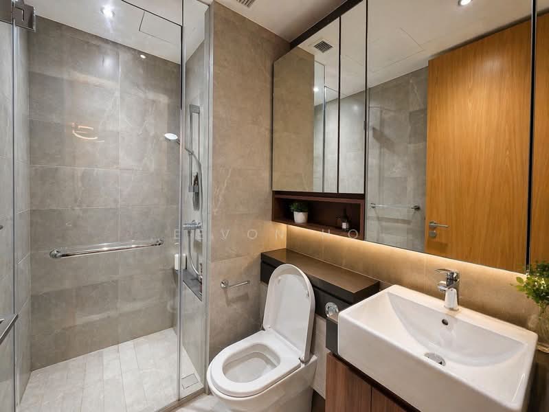 Midwood, 8 Hillview Rise, 2 Bedrooms, 689 sqft, Condominium For Sale, by EeVon Ho, 500099878 - Bathroom - PropertyGuru.com.sg