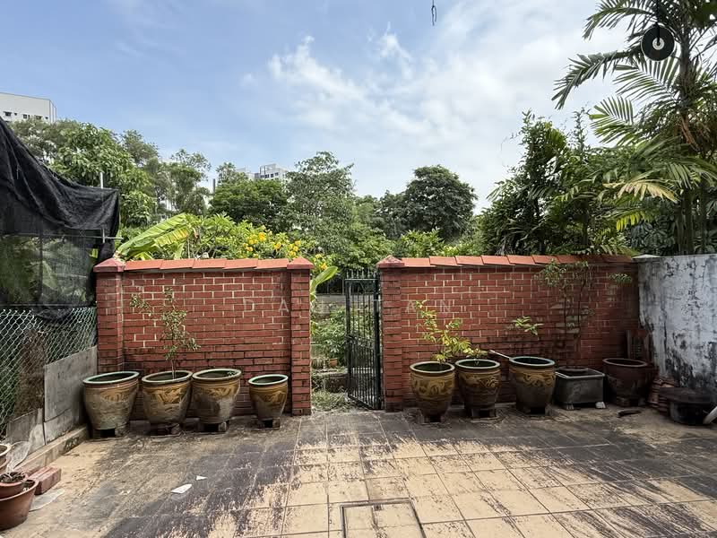 ⭐Landed⭐$18xxpsf⭐Gerald⭐Mugliston⭐ Terraced House For Sale at S$ 3,880,000 | PropertyGuru Singapore - Garden