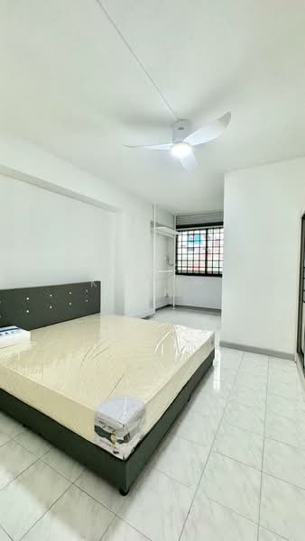 715 Jurong West Street 71, 715 Jurong West Street 71, Room Rental, 250 sqft, HDB Flat For Rent, by Kelvin Tan, 500099891 - Bedroom - PropertyGuru.com.sg