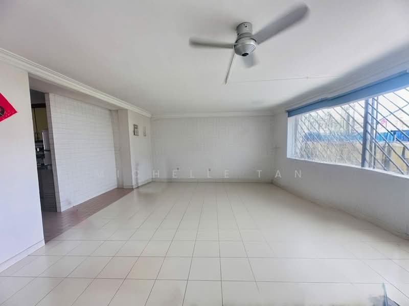 112 Bishan Street 12 HDB Flat For Sale at S$ 760,000 | PropertyGuru Singapore - Living Room