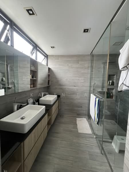 Bedok Avenue, Bedok Avenue, 5 Bedrooms, 4,800 sqft, Detached House For Rent, by Karen Tan, 500099901 - Bathroom - PropertyGuru.com.sg