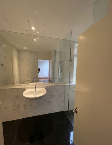 The Colonnade, 82 Grange Road, 3 Bedrooms, 3,993 sqft, Condominium For Rent, by Ray Lim, 500099906 - Bathroom - PropertyGuru.com.sg