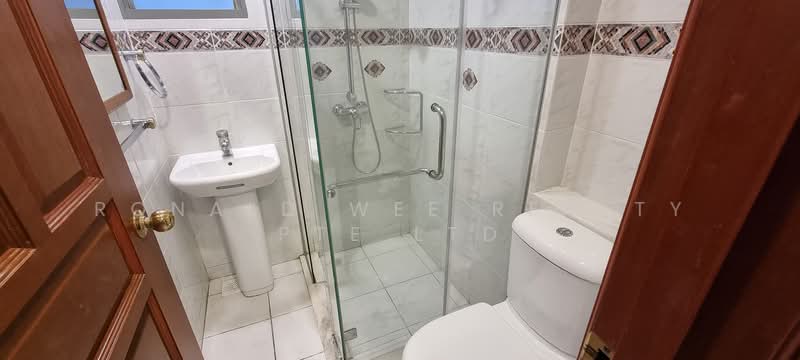 Aspen Heights, 261 River Valley Road, 2 Bedrooms, 883 sqft, Condominium For Rent, by RONALD, 500099910 - Bathroom - PropertyGuru.com.sg