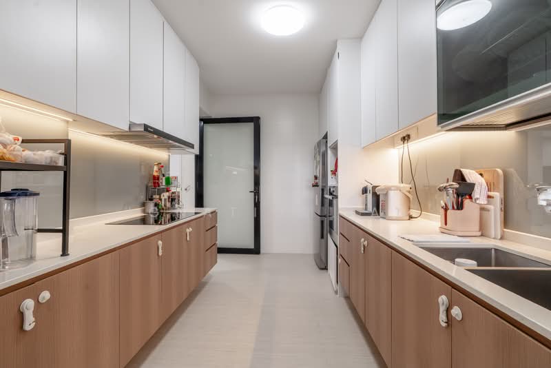 445A Clementi Avenue 3 HDB Flat For Sale at S$ 1,499,999 | PropertyGuru Singapore - Kitchen