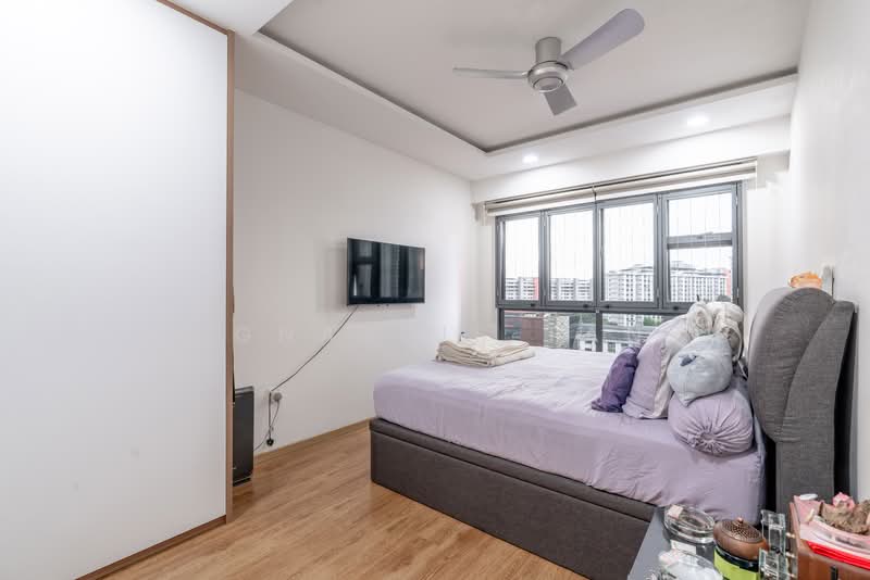 445A Clementi Avenue 3 HDB Flat For Sale at S$ 1,499,999 | PropertyGuru Singapore - Master Bedroom