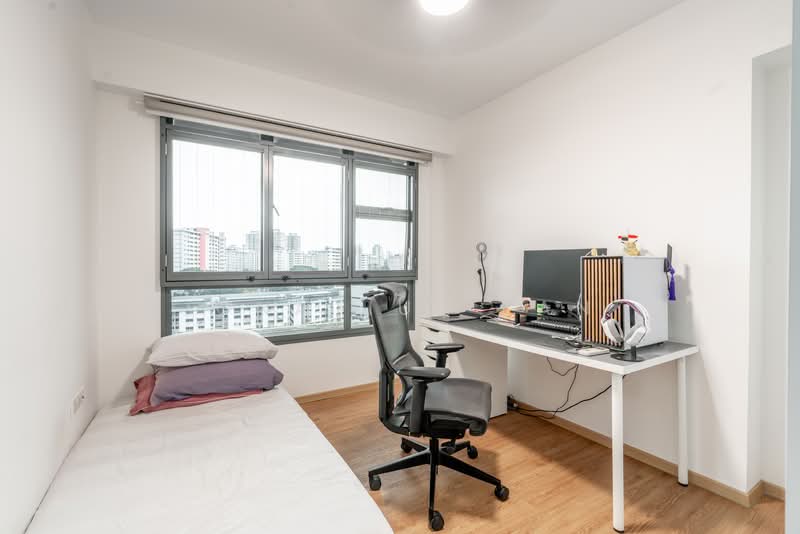 445A Clementi Avenue 3 HDB Flat For Sale at S$ 1,499,999 | PropertyGuru Singapore - Bedroom 1