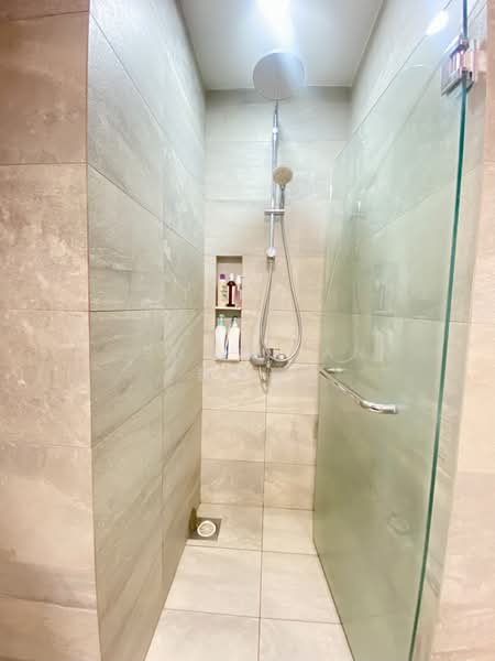 High Park Residences Condominium For Sale at S$ 1,050,000 | PropertyGuru Singapore - Bathroom