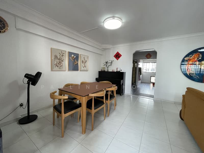 447 Choa Chu Kang Avenue 4 HDB Flat For Sale at S$ 560,000 | PropertyGuru Singapore - Dining Room