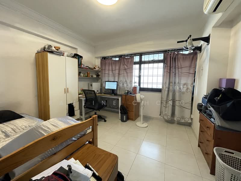 447 Choa Chu Kang Avenue 4 HDB Flat For Sale at S$ 560,000 | PropertyGuru Singapore - Bedroom