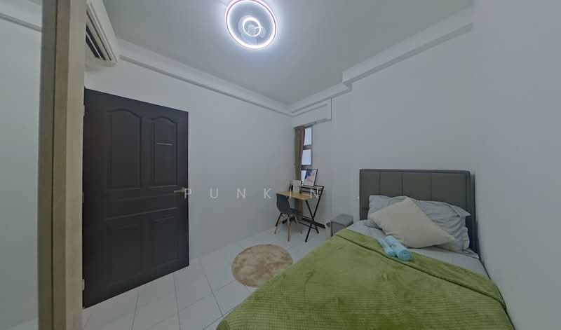 Ava Towers, 10 Ava Road, Room Rental, 120 sqft, Apartment For Rent, by punkin, 500099958 - Bedroom - PropertyGuru.com.sg