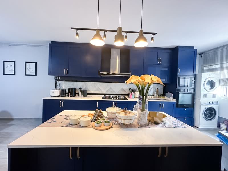 207 Pasir Ris Street 21 HDB Flat For Sale at S$ 928,000 | PropertyGuru Singapore - Kitchen