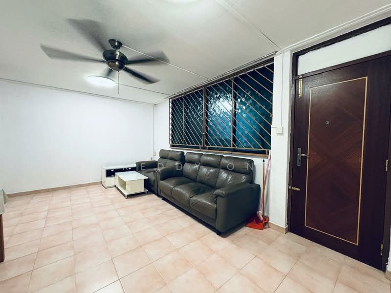 251 Yishun Ring Road HDB Flat For Sale at S$ 460,000 | PropertyGuru Singapore - Living Room
