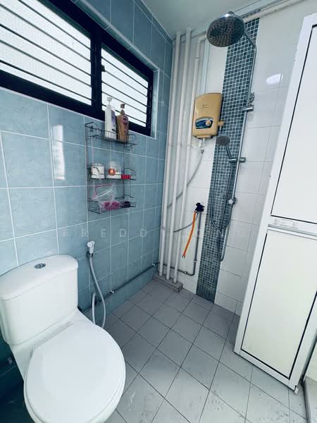 251 Yishun Ring Road HDB Flat For Sale at S$ 460,000 | PropertyGuru Singapore - Bathroom