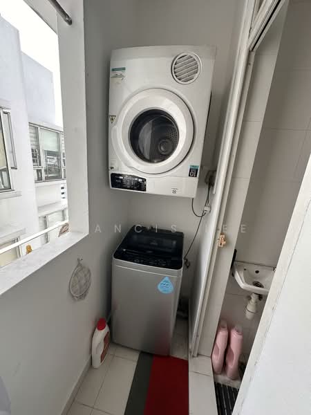 The Centris, 65 Jurong West Central 3, Room Rental, 130 sqft, Condominium For Rent, by Francis Lee, 500099964 - Balcony - PropertyGuru.com.sg