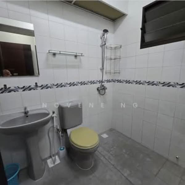 26C Jalan Membina HDB Flat For Sale at S$ 765,000 | PropertyGuru Singapore - Bathroom