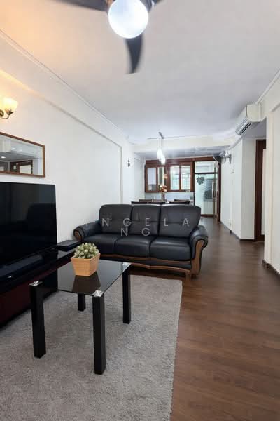 542 Ang Mo Kio Avenue 10 HDB Flat For Sale at S$ 419,000 | PropertyGuru Singapore - Living Room