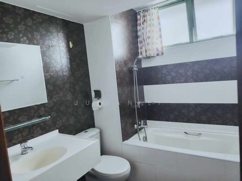 Windermere Condominium For Sale at S$ 1,480,000 | PropertyGuru Singapore - Bathroom