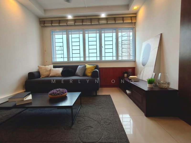 298 Bukit Batok Street 22 HDB Flat For Sale at S$ 750,000 | PropertyGuru Singapore - Living Room
