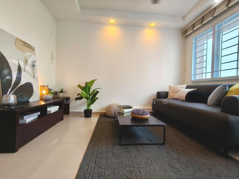 298 Bukit Batok Street 22 HDB Flat For Sale at S$ 750,000 | PropertyGuru Singapore - Living Room