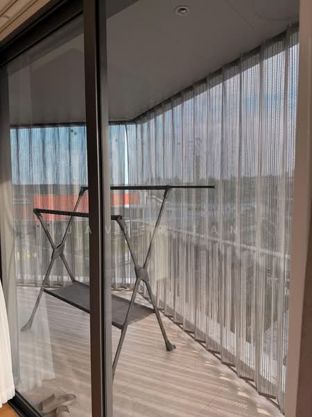 The Reef at King's Dock Condominium For Sale at S$ 2,600,000 | PropertyGuru Singapore - Balcony