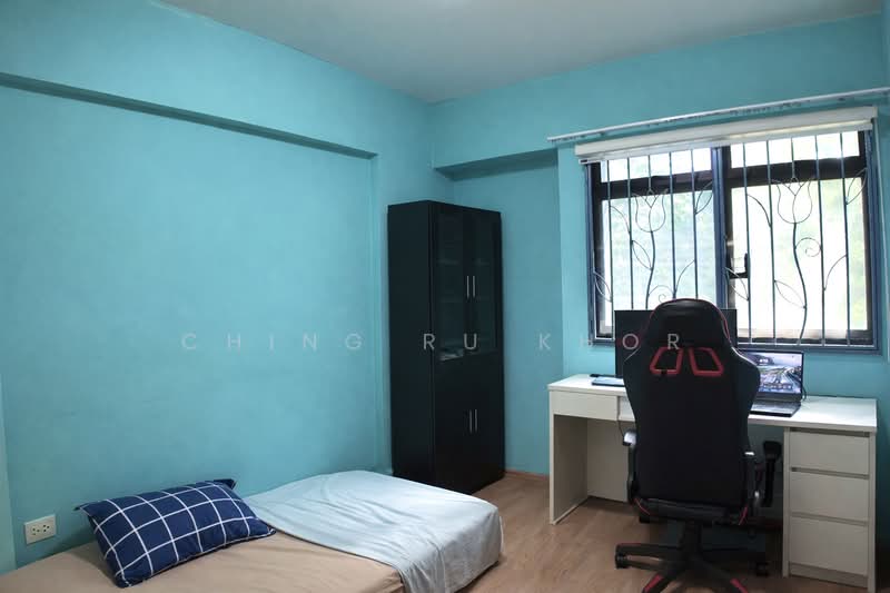 324D Sengkang East Way HDB Flat For Sale at S$ 680,000 | PropertyGuru Singapore - Common Bedroom 1