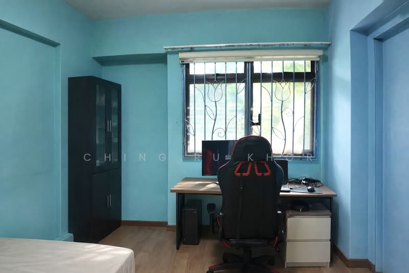 324D Sengkang East Way HDB Flat For Sale at S$ 680,000 | PropertyGuru Singapore - Common Bedroom 1