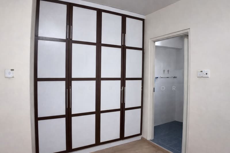 324D Sengkang East Way HDB Flat For Sale at S$ 680,000 | PropertyGuru Singapore - Master Bedroom