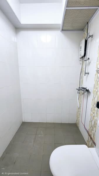 511A Yishun Street 51 HDB Flat For Sale at S$ 565,000 | PropertyGuru Singapore - Bathroom