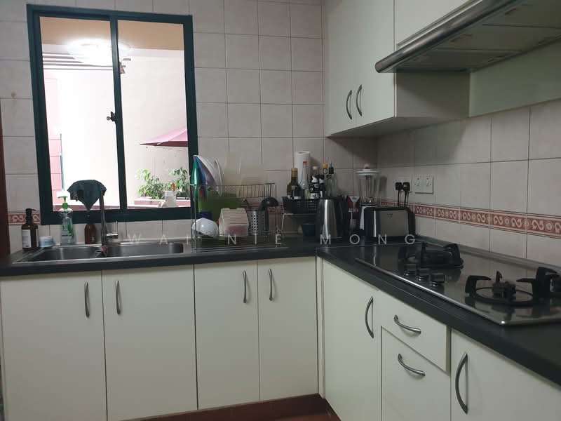 The Springbloom Condominium For Sale at S$ 2,816,000 | PropertyGuru Singapore - Kitchen