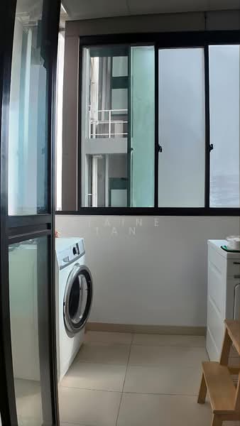 415A Northshore Drive HDB Flat For Sale at S$ 799,000 | PropertyGuru Singapore - Yard / Laundry