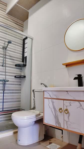 415A Northshore Drive HDB Flat For Sale at S$ 799,000 | PropertyGuru Singapore - Bathroom