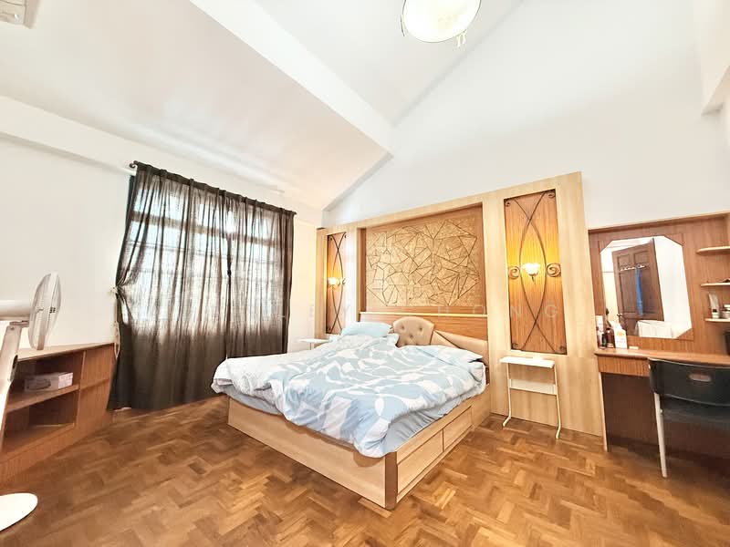 Kelulut Hill Terraced House For Sale at S$ 3,900,000 | PropertyGuru Singapore - Bedroom