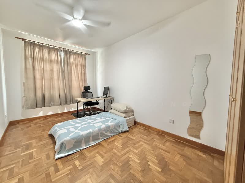 Kelulut Hill Terraced House For Sale at S$ 3,900,000 | PropertyGuru Singapore - Bedroom