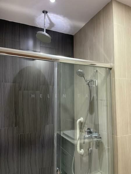 The Hillford Condominium For Sale at S$ 668,000 | PropertyGuru Singapore - Bathroom