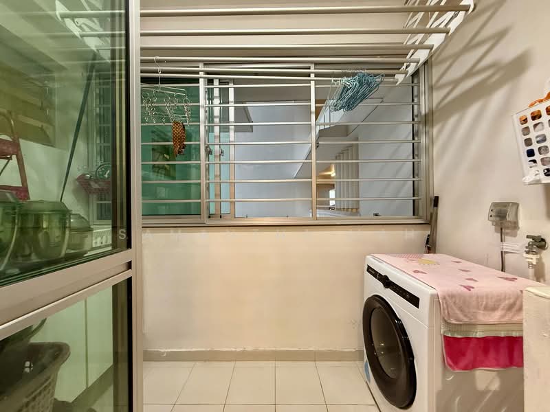 504C Yishun Street 51 HDB Flat For Sale at S$ 630,000 | PropertyGuru Singapore - Balcony