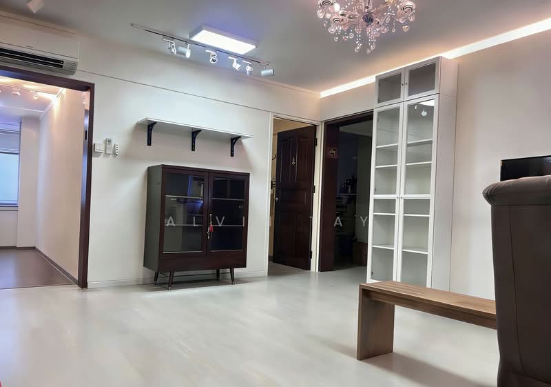 349 Clementi Avenue 2, 349 Clementi Avenue 2, 3 Bedrooms, 990 sqft, HDB Flat For Sale, by Alvin Tay, 500100031 - Living Room - PropertyGuru.com.sg